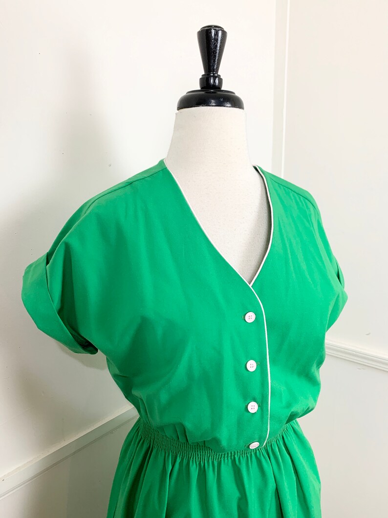 Waist 20 to 38 Medium to Large Bust 38 Strait Lane 1980/'s Vintage Green Day Dress