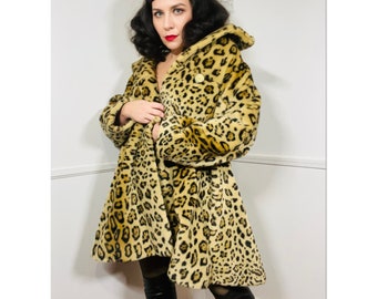 Medium to Extra Large 1980s Vintage Leopard Faux Fur Swing Coat by Steve by Searle