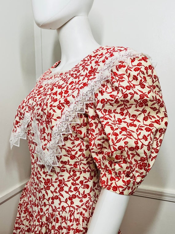 Medium 1990s Vintage White and Red Floral Cotton … - image 6
