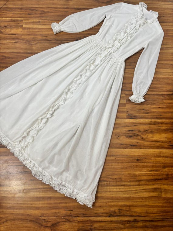 white christmas dresses 1918 White Cotton Lawn Dress Size 8 – Sophia's Gallery main image 0