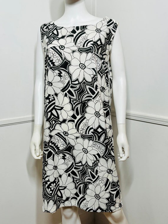 Large 1960s Vintage Black and White Graphic Flora… - image 4