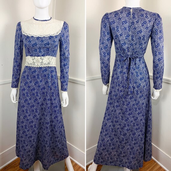 1970's Vintage Navy Cotton Floral Calico Prairie M