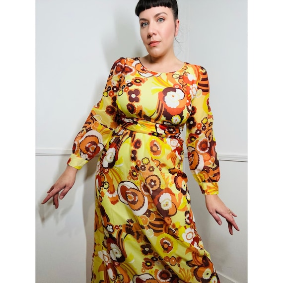 Large 1970s Vintage Yellow Psychedelic Floral Max… - image 1