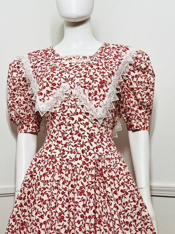 Medium 1990s Vintage White and Red Floral Cotton … - image 2