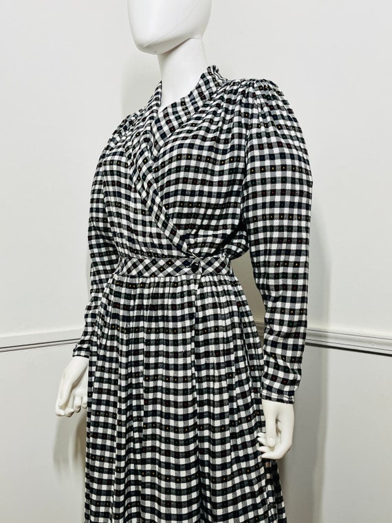 Small 1990s Vintage Flannel Check Wrap Dress by E… - image 5