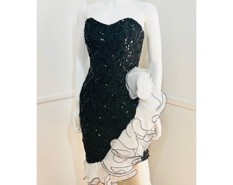 Extra Extra Small 1980s Vintage Black and White Sequined Mini by Dave & Johnny