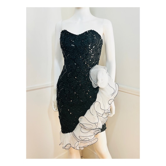 Extra Extra Small 1980s Vintage Black and White Sequined Mini by Dave & Johnny