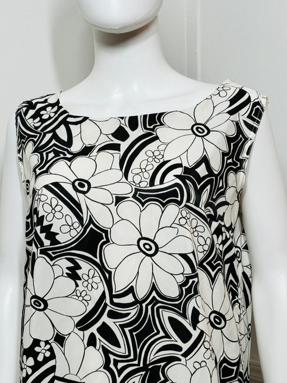 Large 1960s Vintage Black and White Graphic Flora… - image 3