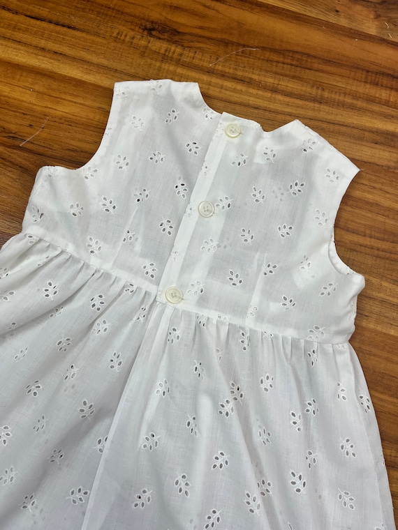 Juniors Small 1970's Vintage White Eyelet Pinafor… - image 5