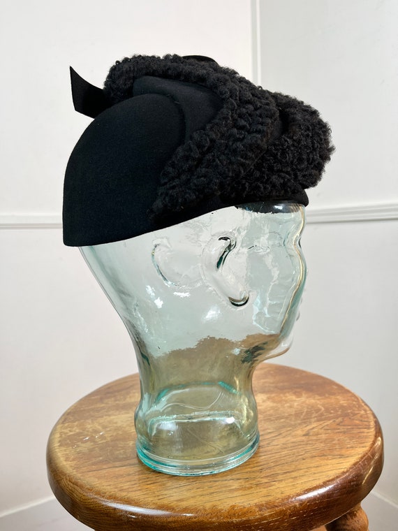 1940's Vintage Black Sculptural Hat with Curly La… - image 2
