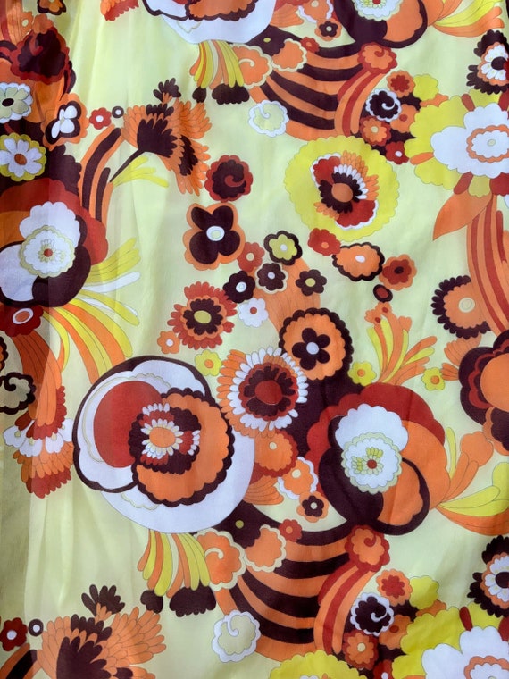 Large 1970s Vintage Yellow Psychedelic Floral Max… - image 9