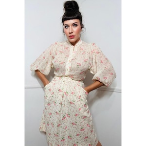 Small to Medium 1970s Vintage Cream Rose Print Blouse and Skirt Set