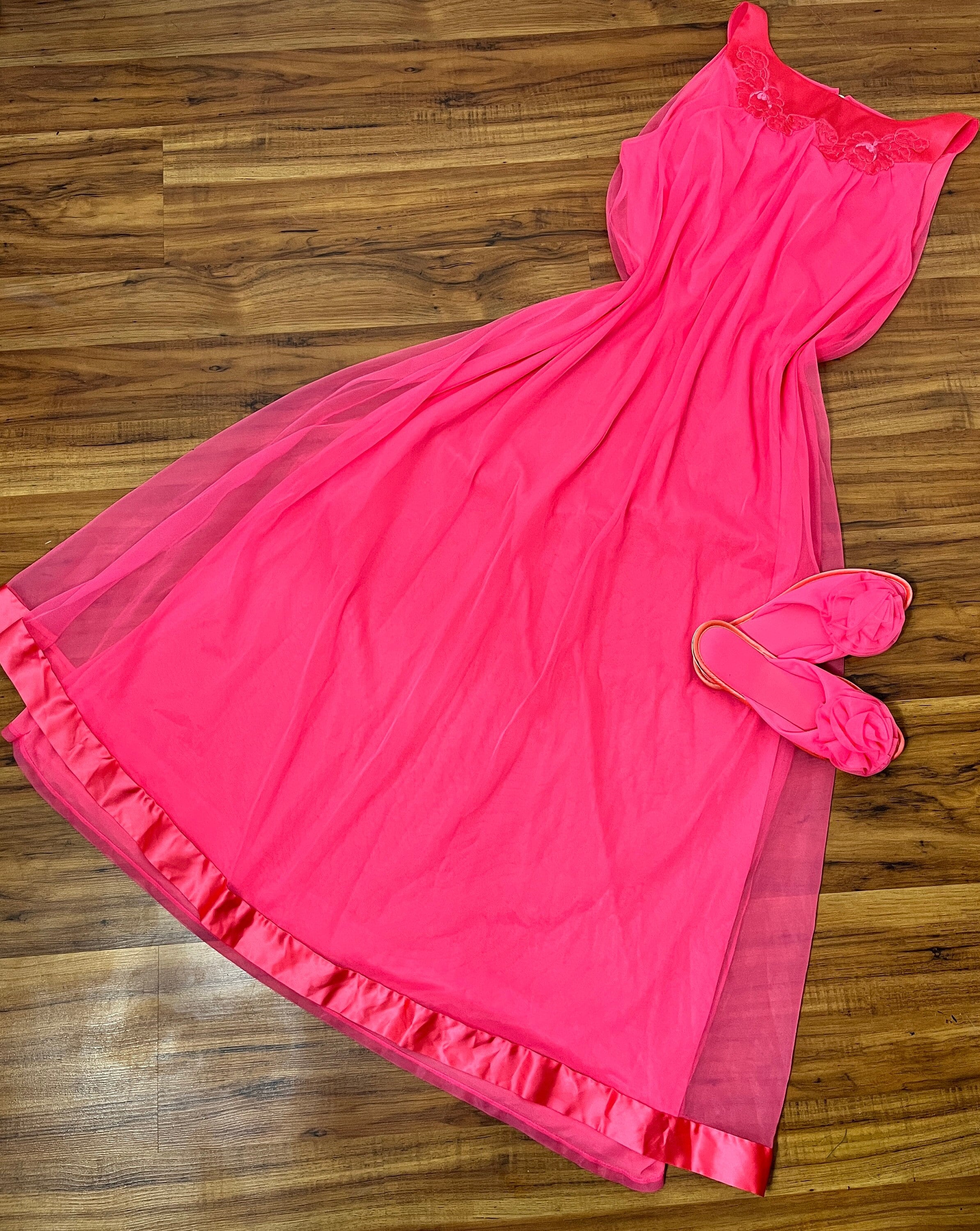 Robe Vintage Corail Années 60 - Marque Gossard Artémis - Taille M - Broderie Rétro - Très Bon état