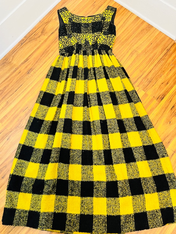Medium 1960s Vintage Wool Yellow and Black Buffal… - image 7