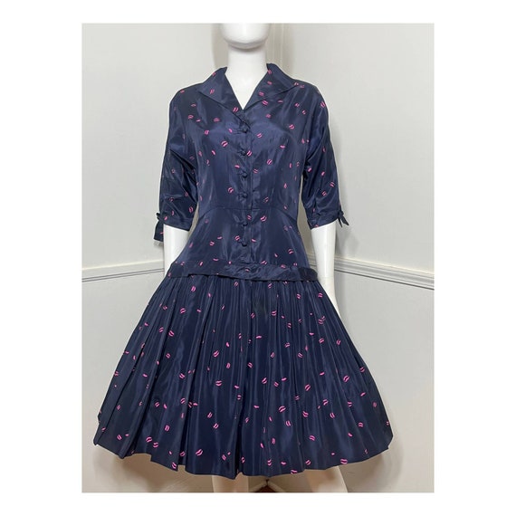 Medium Early 1950s Navy Blue Taffeta Lip Print Dr… - image 1