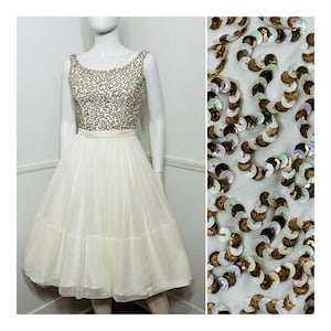 Extra Kleines 1960s Vintage Creme Pailletten Seide Chiffon Kleid, Partykleid