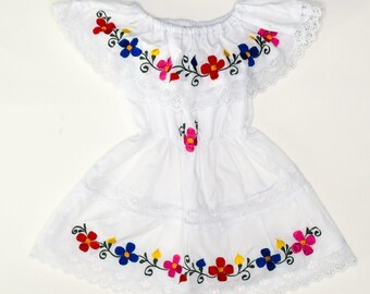 Robe bébé Boho brodée en dentelle blanche