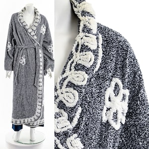 Vintage Chenille Blanket Dark Daisy Robe
