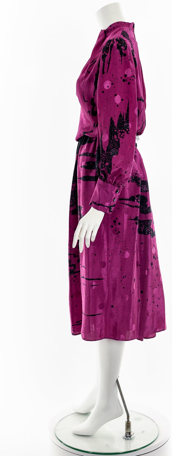 Abstract Purple Balloon Sleeve Dress - image 9