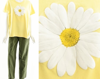 y2k daisy tee,2000s pastel yellow tee, daisy printed tee, puffy flower shirt, giant daisy print,