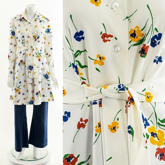 White & Yellow Sunflower Duster White & Yellow Sunflower Duster