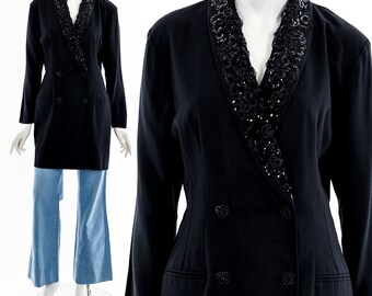 Mini-robe blazer boutonnée croisée à sequins et perles