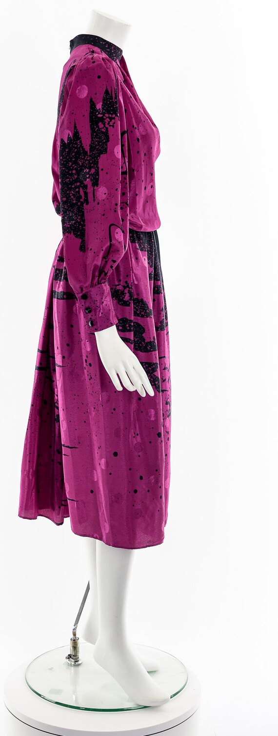 Abstract Purple Balloon Sleeve Dress - image 5