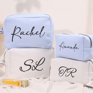 Neceser con monograma y diseño de gofre: neceser personalizado bordado a mano
