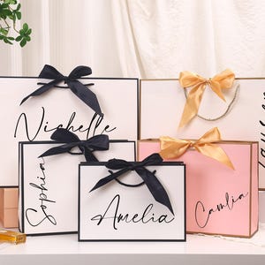 Custom Wedding Party Gift Bag,Personalized Bridesmaid Gift Bag,Bride Gift Bag,Wedding Gift Bags with Name,Elegant Gift Bag,Ribbon Gift Bag