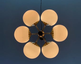 Lampadario Sputnik in stile moderno di metà secolo: ottone massiccio e vetro opalino, pendente a 6 globi