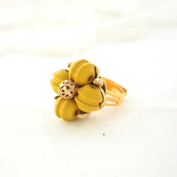 MUSTARD FLOWER Adjustable cluster bead ring.  Beautiful and unique.