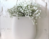 Simple White Porcelain Hanging Wall Pocket