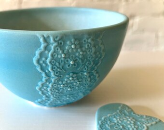 Handmade Blue Porcelain Lace Bowl, Ceramic Lace Bowl with Heart Lace Cutlery Rest Set, Lace Pottery  Chawan