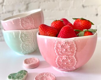 Handmade Reddish Pink Porcelain Lace Bowl with Cutlery Rest Set, Beautiful Crazing Pattern Ceramic Lace Bowl, Lovely Mother’s Day Gift