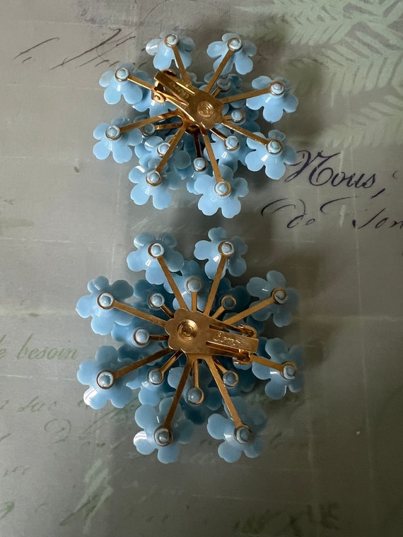 Signed Coro Vintage 50s Blue Floral Cluster Clip … - image 5