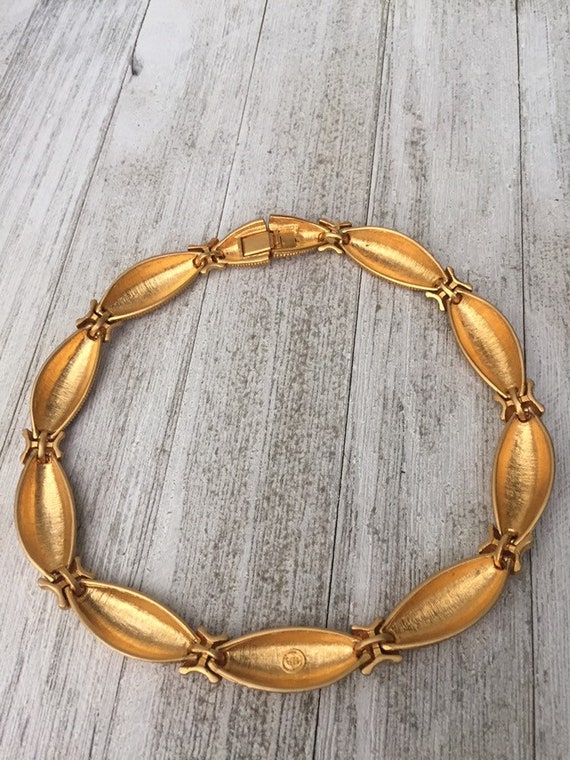 Vintage VD Van Dell Gold Tone Choker Necklace, vi… - image 4