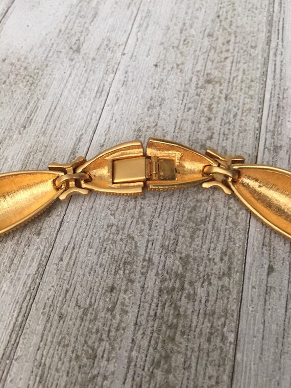 Vintage VD Van Dell Gold Tone Choker Necklace, vi… - image 5