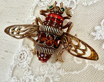 Vintage Signed Joan Rivers Extra Large Bee Brooch, JR Statement Queen Beed Pin, Ornate Gold Tone Filigree Wing Bee Jewelry