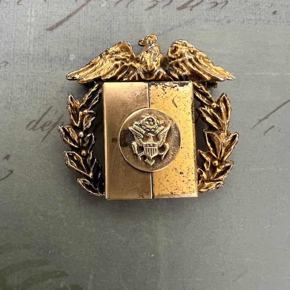 Vintage WWII Solder Photo Box Pin, Soldier Locket… - image 1