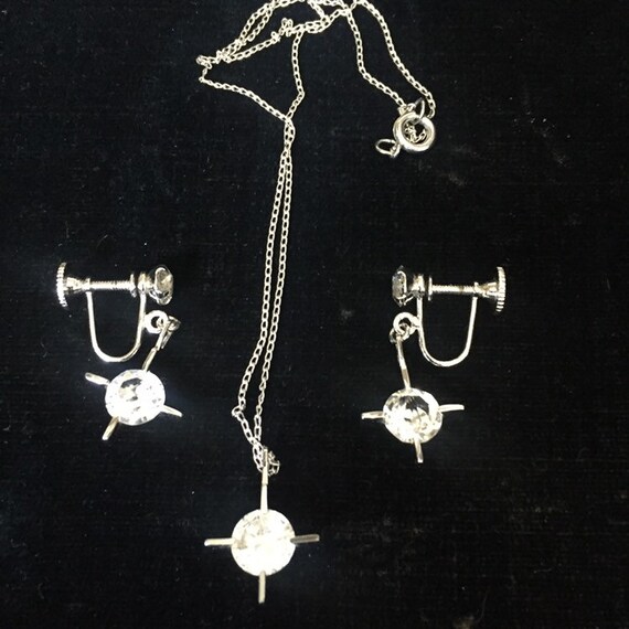 Vintage WEISS Necklace and Screw Back Earring Set… - image 2