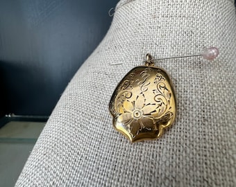 Antique Cheever Tweedy Gold Filled Engraved Shield Locket