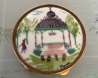 French Miref Powder Compact Painted Porcelain Design by PEYNET, 1950s RARE compact with clear LUCITE  Bottom, Peunet Gazebo in Park Scene