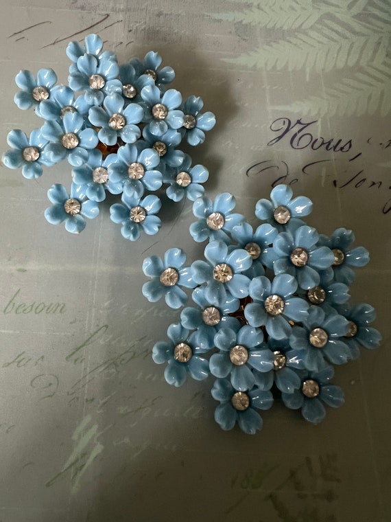 Signed Coro Vintage 50s Blue Floral Cluster Clip … - image 7