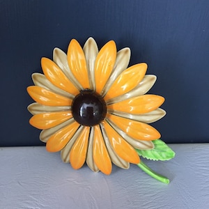 Vintage 1960s Metal Enamel Flower Pin, Mod Mid Century Floral Pin