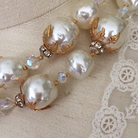 Vintage faux Pearl with Gold Leaves choker with C… - image 3