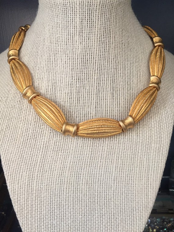 Vintage VD Van Dell Gold Tone Choker Necklace, vi… - image 9