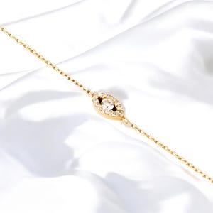 Delicada pulsera de ojo malvado de oro con circonitas, joyería minimalista de protección, cadena ajustable, regalo para ella, amuleto de la suerte para todos los días.