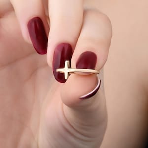 Minimalist 14K Gold Cross Ring for Women – Dainty Christian Jewelry, Faith Symbol Gift, Simple Religious Ring for Everyday Elegance