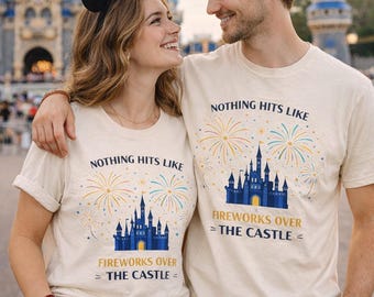Nichts trifft wie ein Feuerwerk über dem Schloss Shirt | Disney T-Shirt für Erwachsene | Park Night Feuerwerk Shirt | Zauberschloss T-Shirt