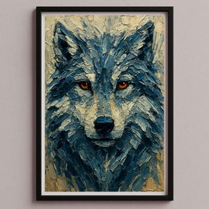 Könnte beinhalten: Gerahmtes Ölgemälde eines Wolfsgesichts. Das Kunstwerk zeigt eine Nahaufnahme des Wolfskopfes mit Fokus auf seine stechenden orangefarbenen Augen und sein dunkelblaues Fell. Das Gemälde ist in einem schwarzen rechteckigen Rahmen gerahmt.